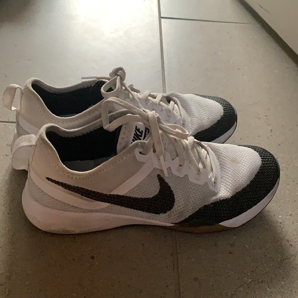 Nike Zoom Dynamic - Picture 1 of 10